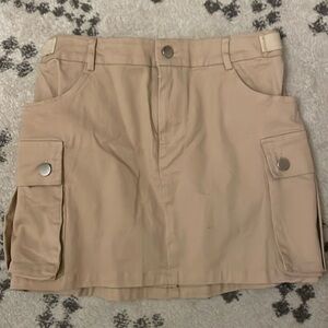 Never worn khaki cargo skirt.